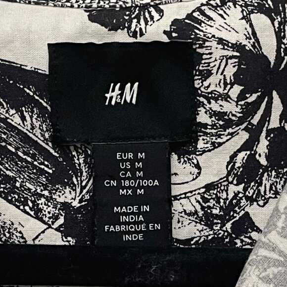 H&M, Snake/jungle print, black/ cream Short Sleeve, Button-down shirt men Medium - Picture 5 of 7